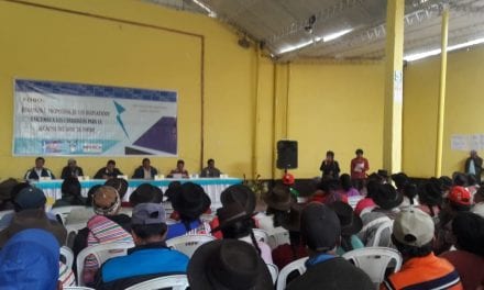 Centro Loyola Ayacucho: Candidatos escuchan propuestas de desplazados por la violencia