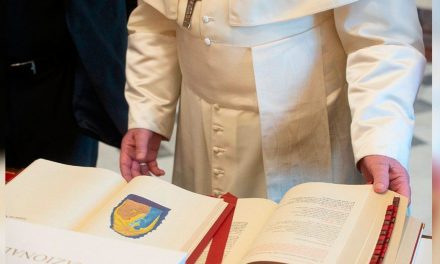 Papa Francisco publica ‘Motu Proprio’ con nuevas normas sobre la misa antigua