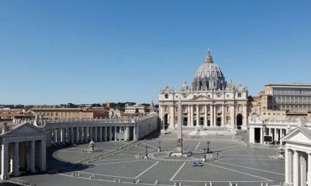 Francisco nombra a dos mujeres en la cúpula del Vaticano