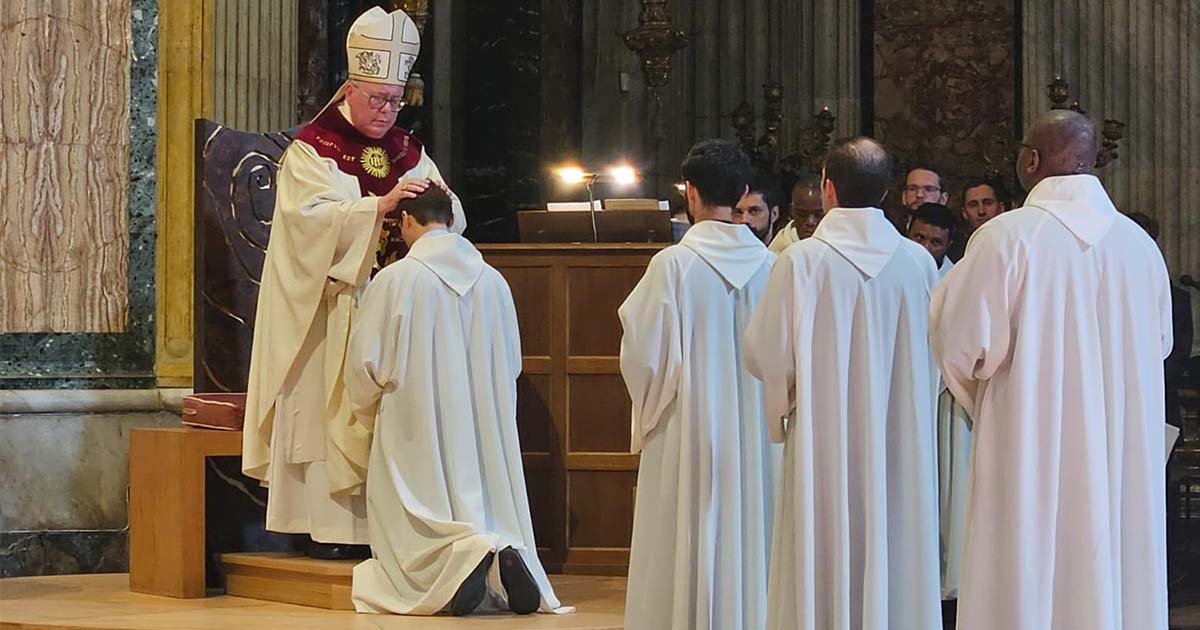 Carlos Alomía SJ fue ordenado diácono en Roma