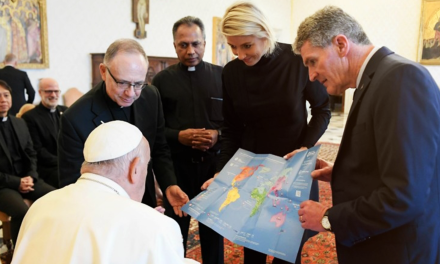 Papa Francisco se dirige a educadores jesuitas