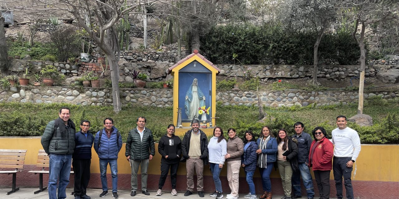 P. Provincial visitó obras jesuitas de El Agustino  