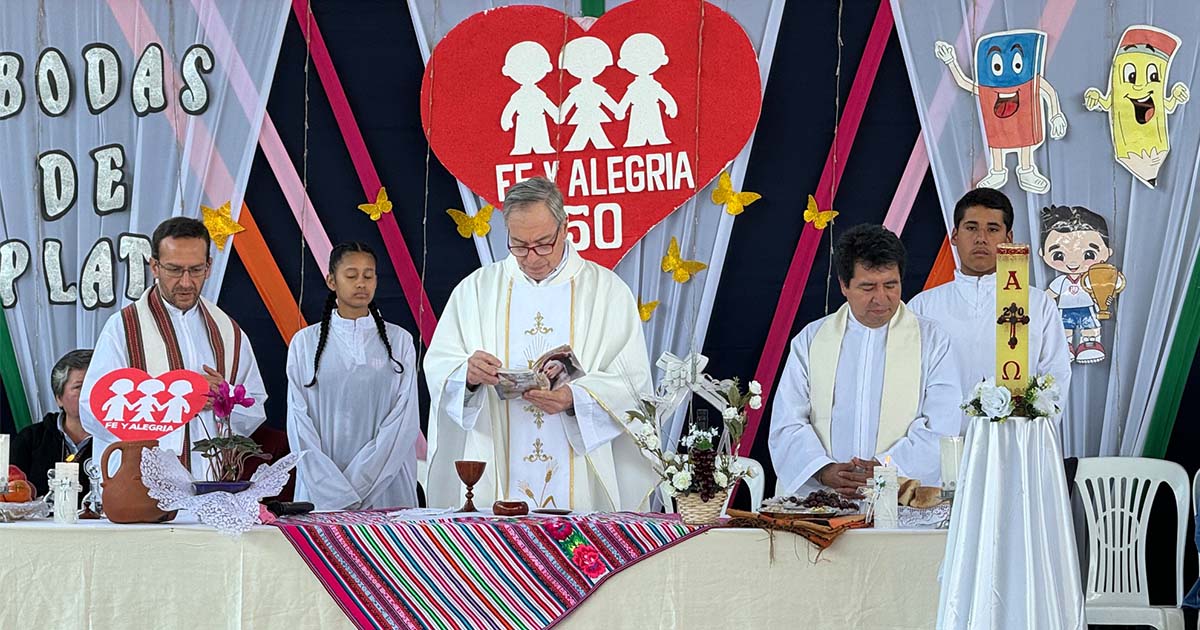 Colegio Fe y Alegría de Ayacucho celebró Bodas de Plata 