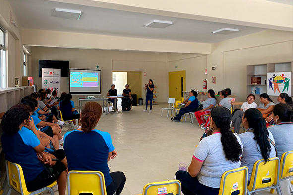 PAR Piura: Docentes del Colegio San Ignacio capacitan a colegios Fe y Alegría de Paita 