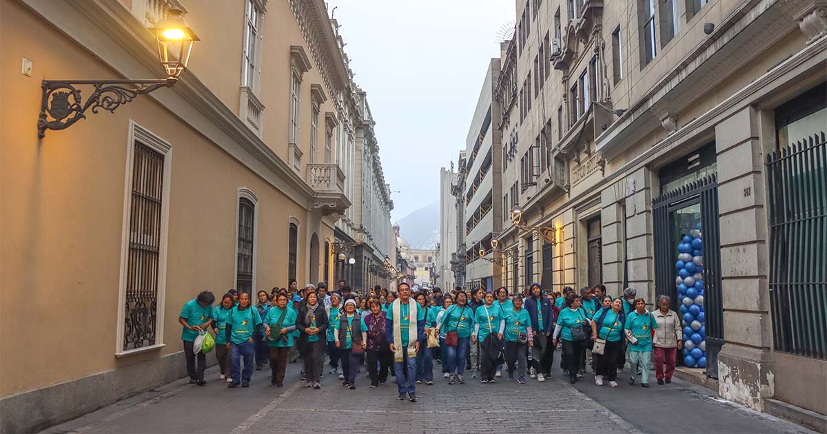 Comunidad de la Parroquia Virgen de Nazaret realizó peregrinación a San Pedro 