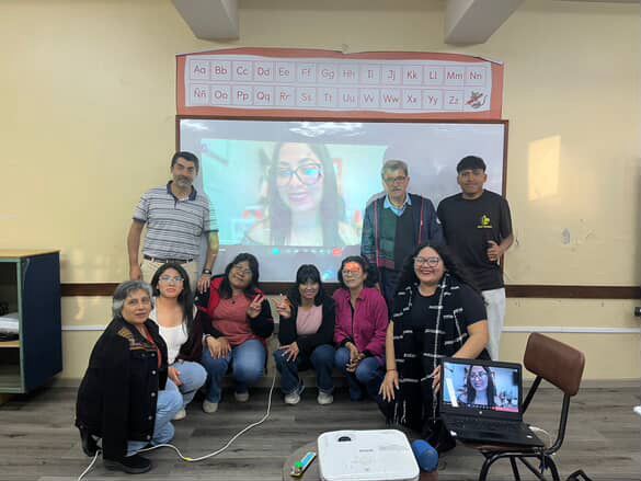 Equipos y jóvenes del proyecto Rompiendo Fronteras se reunieron en Arica