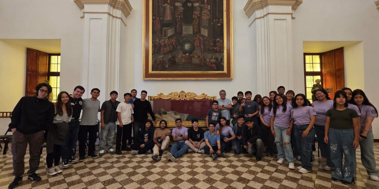 Jóvenes de San Pedro celebran a San Francisco Javier  