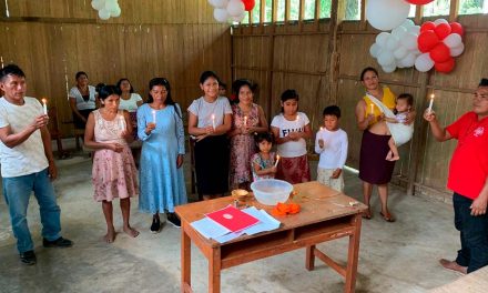 Celebración de bautismos en comunidad del Alto Marañón 