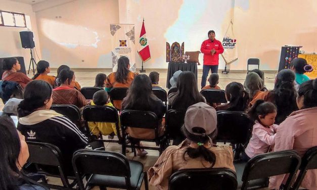 Centro Loyola Ayacucho organizó pasantía a instituciones del Estado que promueven la artesanía regional