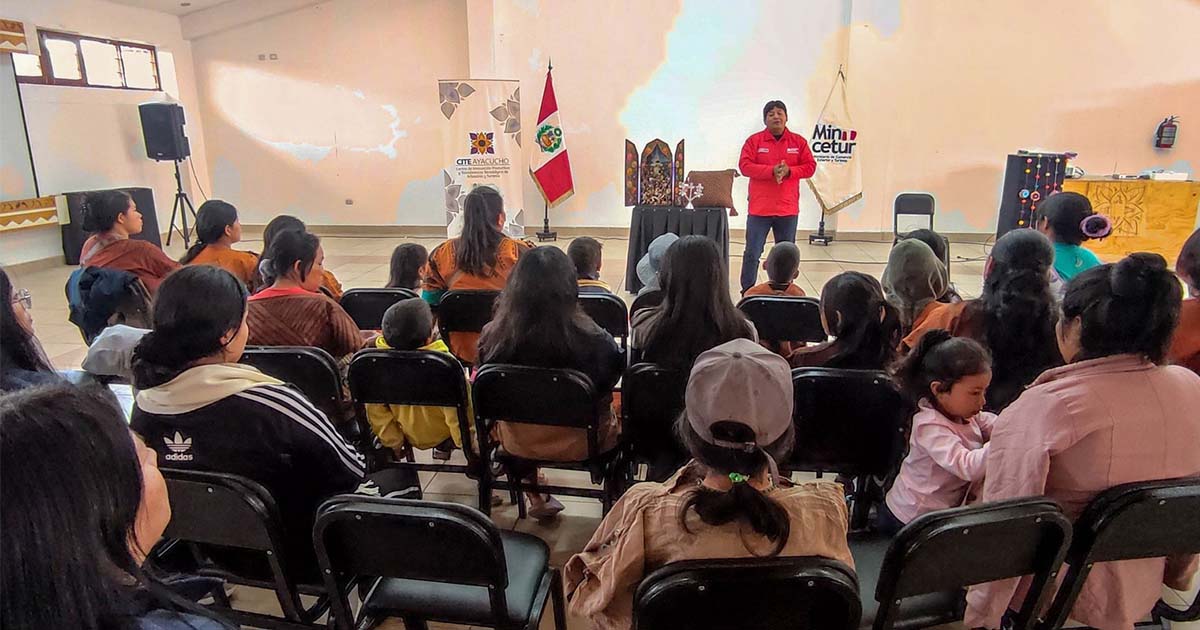 Centro Loyola Ayacucho organizó pasantía a instituciones del Estado que promueven la artesanía regional