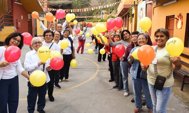 Parroquia Virgen de Nazaret realizó Vigilia de Pentecostés