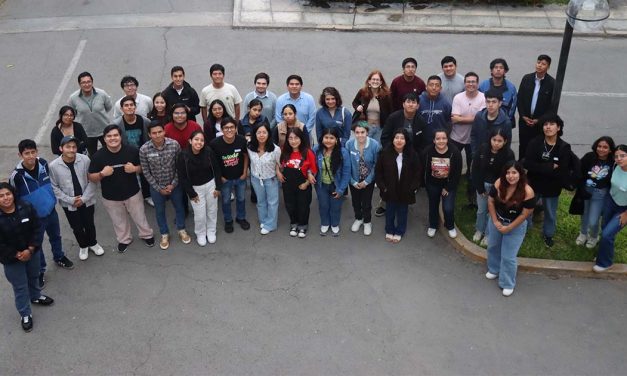 ESEJOVEN Lima organizó conversatorio “Enviados a las fronteras del mundo”