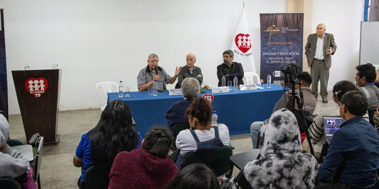 Fe y Alegría del Perú participó de conversatorio sobre jóvenes y educación