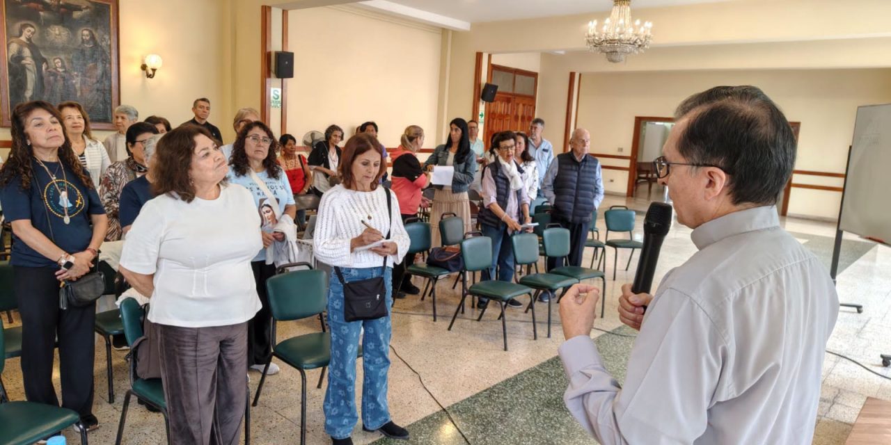 Parroquia de Fátima organizó charla sobre la propuesta de paz del Papa León XIV