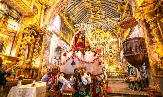 Andahuaylillas celebró la Fiesta de la Virgen del Rosario
